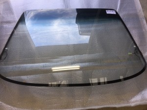 s-f40salewindshieid1